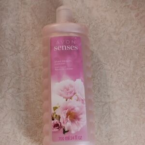Avon Senses Cherry Blossom Bath Soak - Soft Pink
